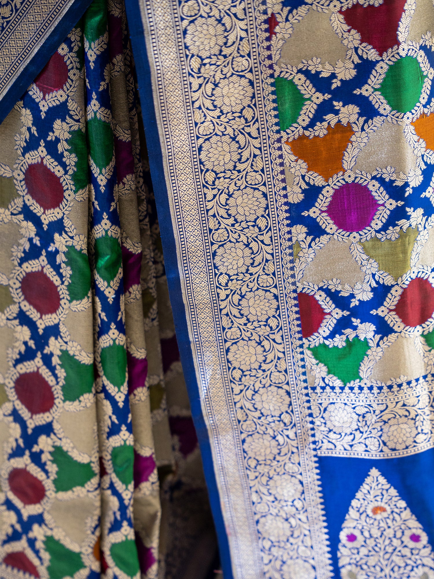 Navy Blue Rangkat Katan Silk Handloom Banarasi Saree - Sacred Weaves