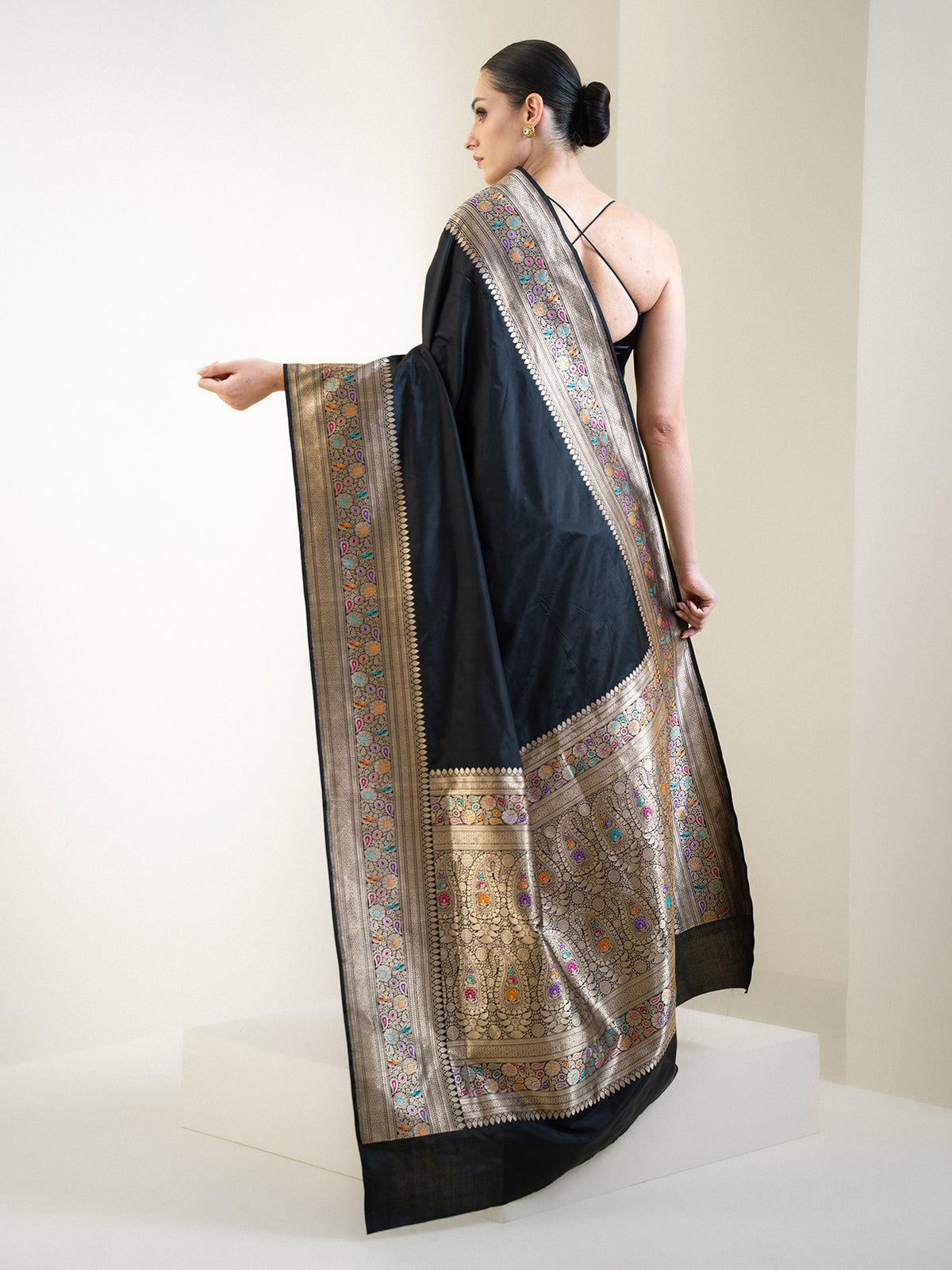 Black Plain Meenakari Katan Silk Handloom Banarasi Saree - Sacred Weaves