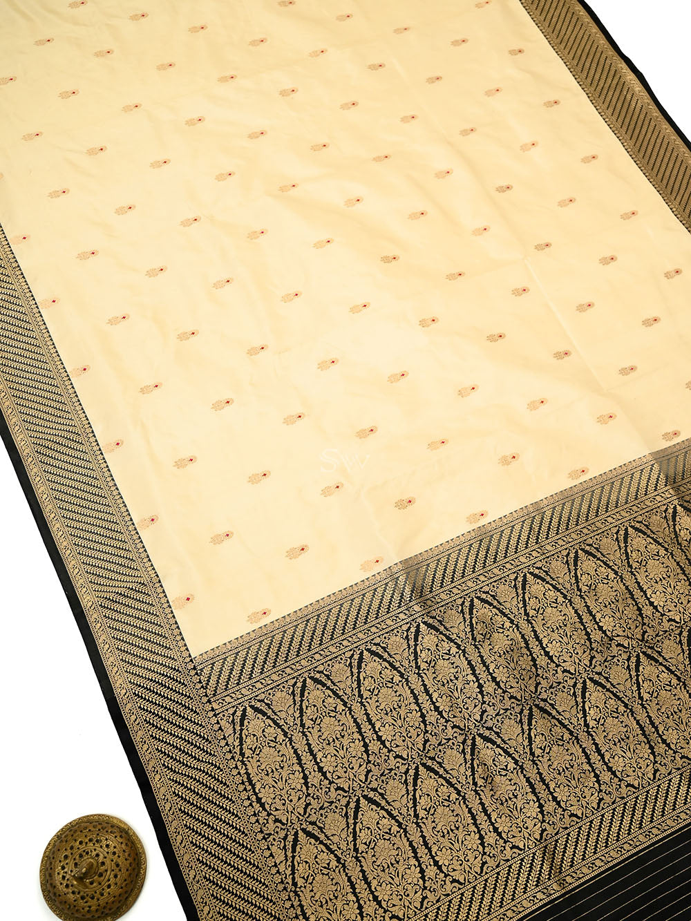 Beige Meenakari Booti Katan Silk Handloom Banarasi Saree - Sacred Weaves