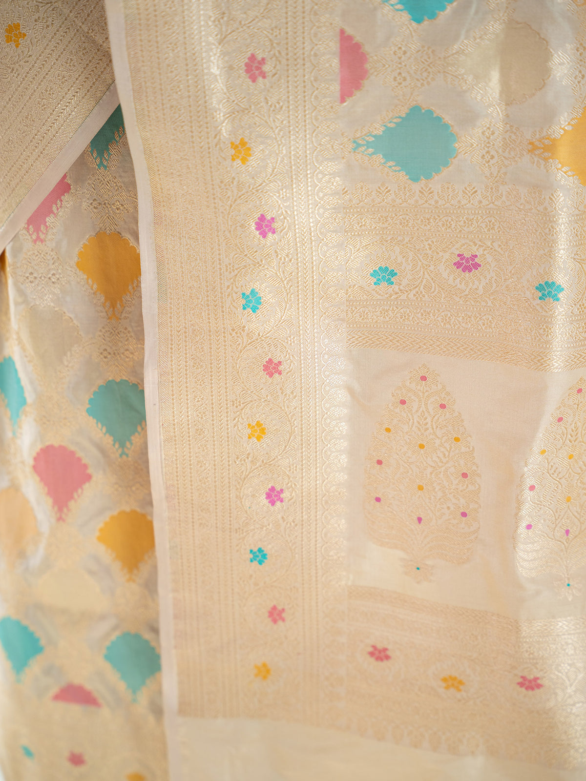 Cream Rangkat Katan Silk Handloom Banarasi Saree - Sacred Weaves