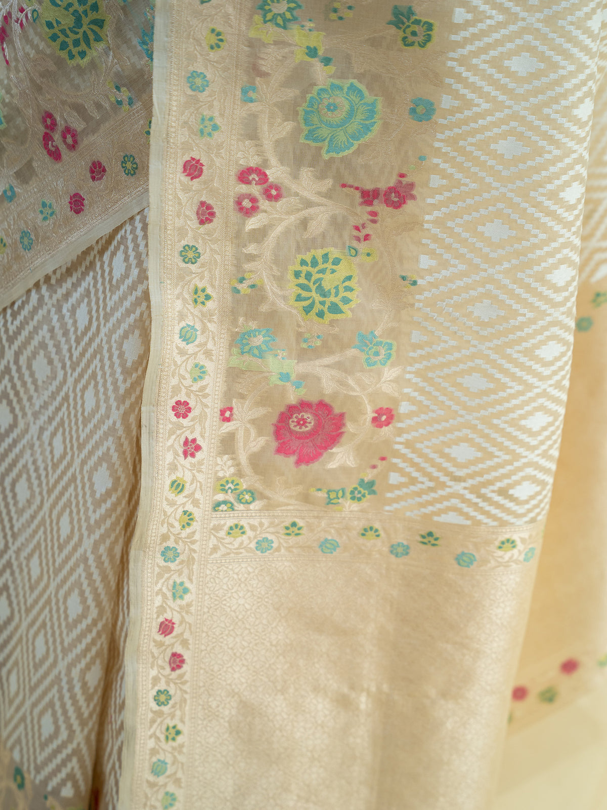 Cream Jaal Organza Handloom Banarasi Saree - Sacred Weaves
