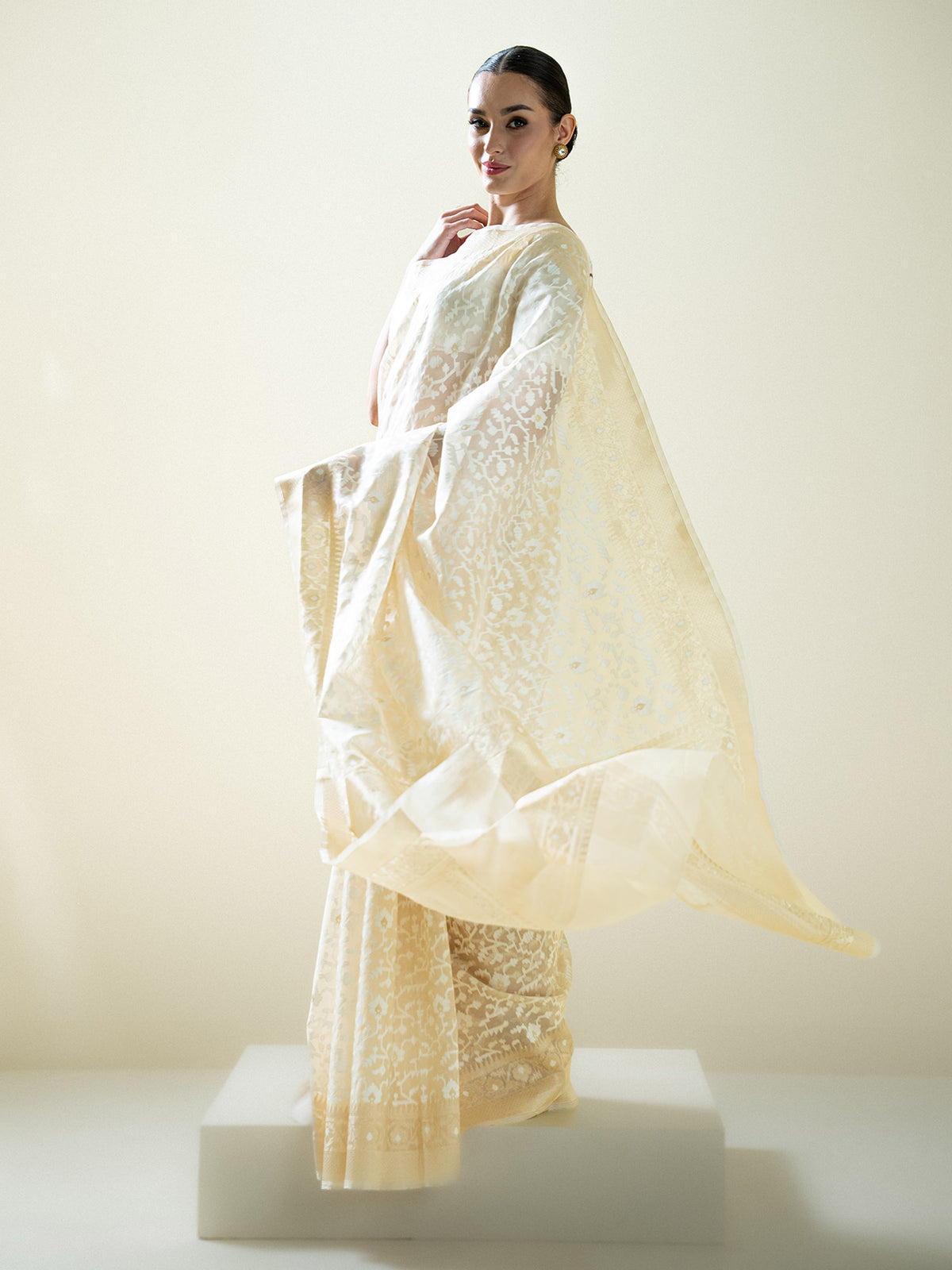 Cream Jaal Organza Handloom Banarasi Saree - Sacred Weaves