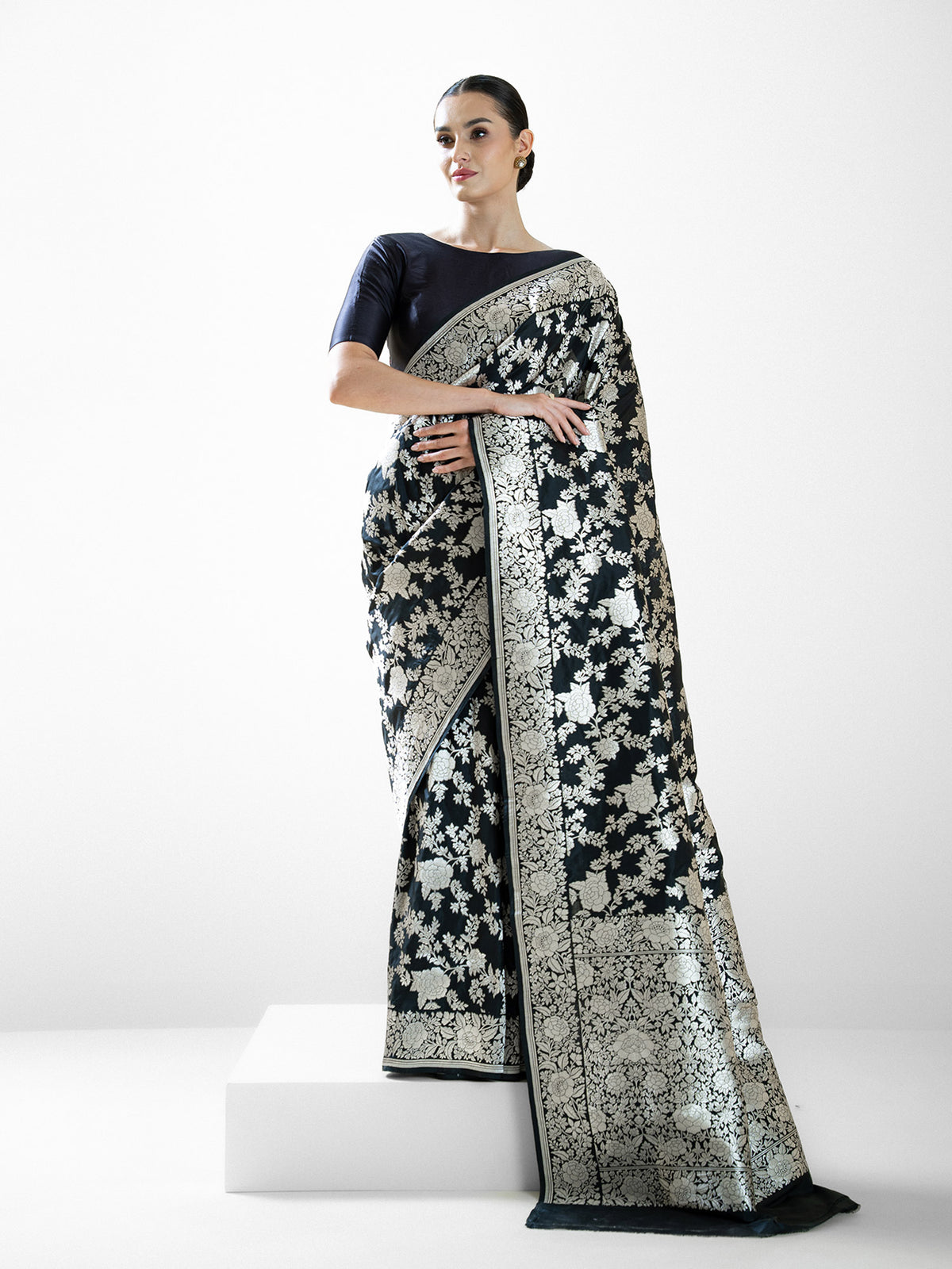 Black Jaal Katan Silk Handloom Banarasi Saree - Sacred Weaves