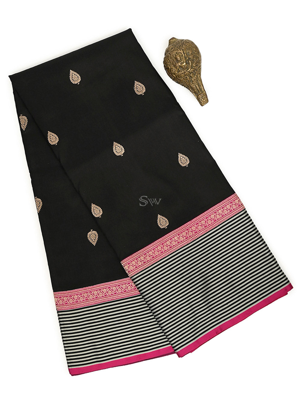 Black Booti Katan Silk Handloom Banarasi Saree - Sacred Weaves
