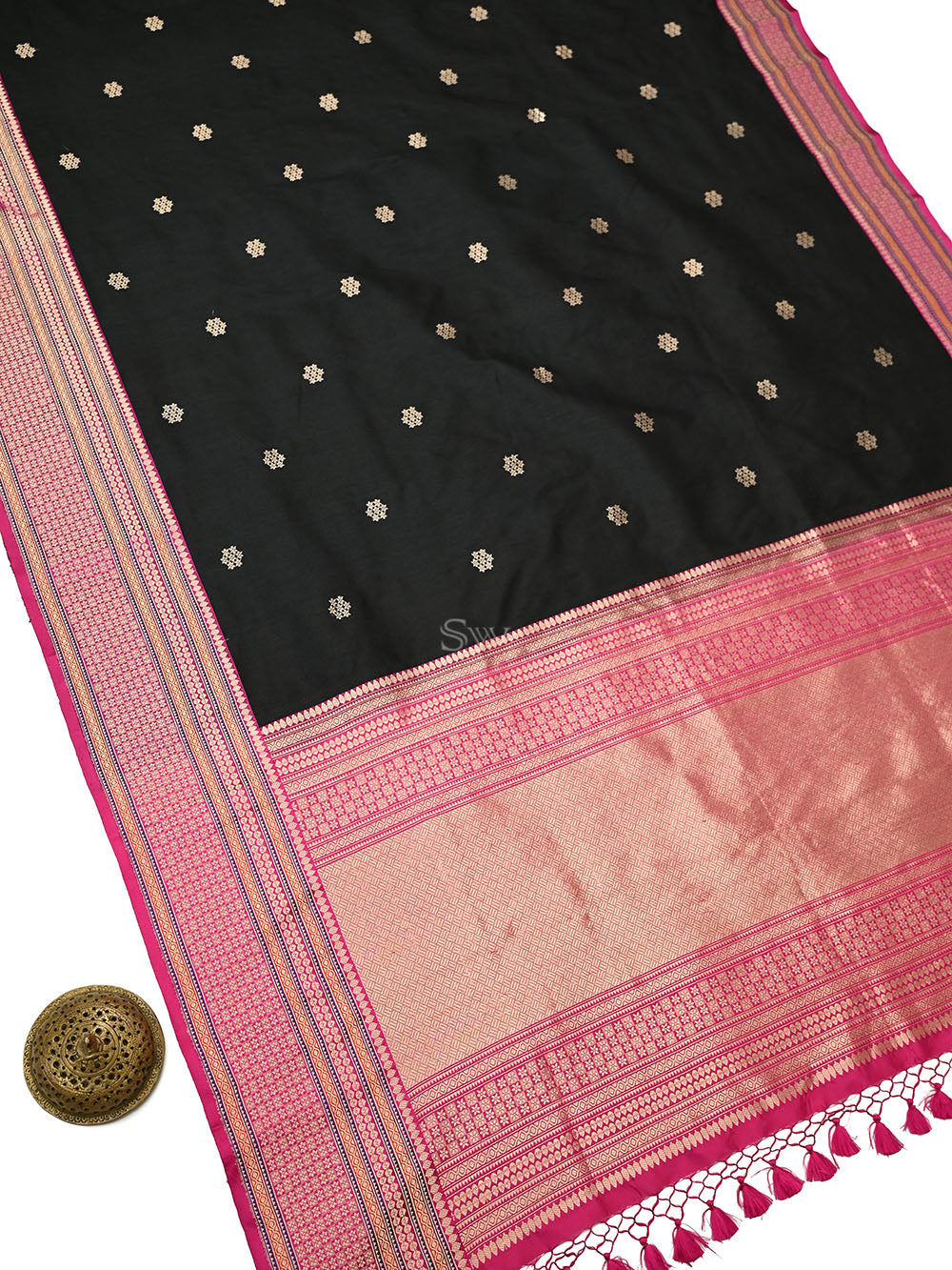 Black Booti Tussar Silk Handloom Banarasi Saree - Sacred Weaves