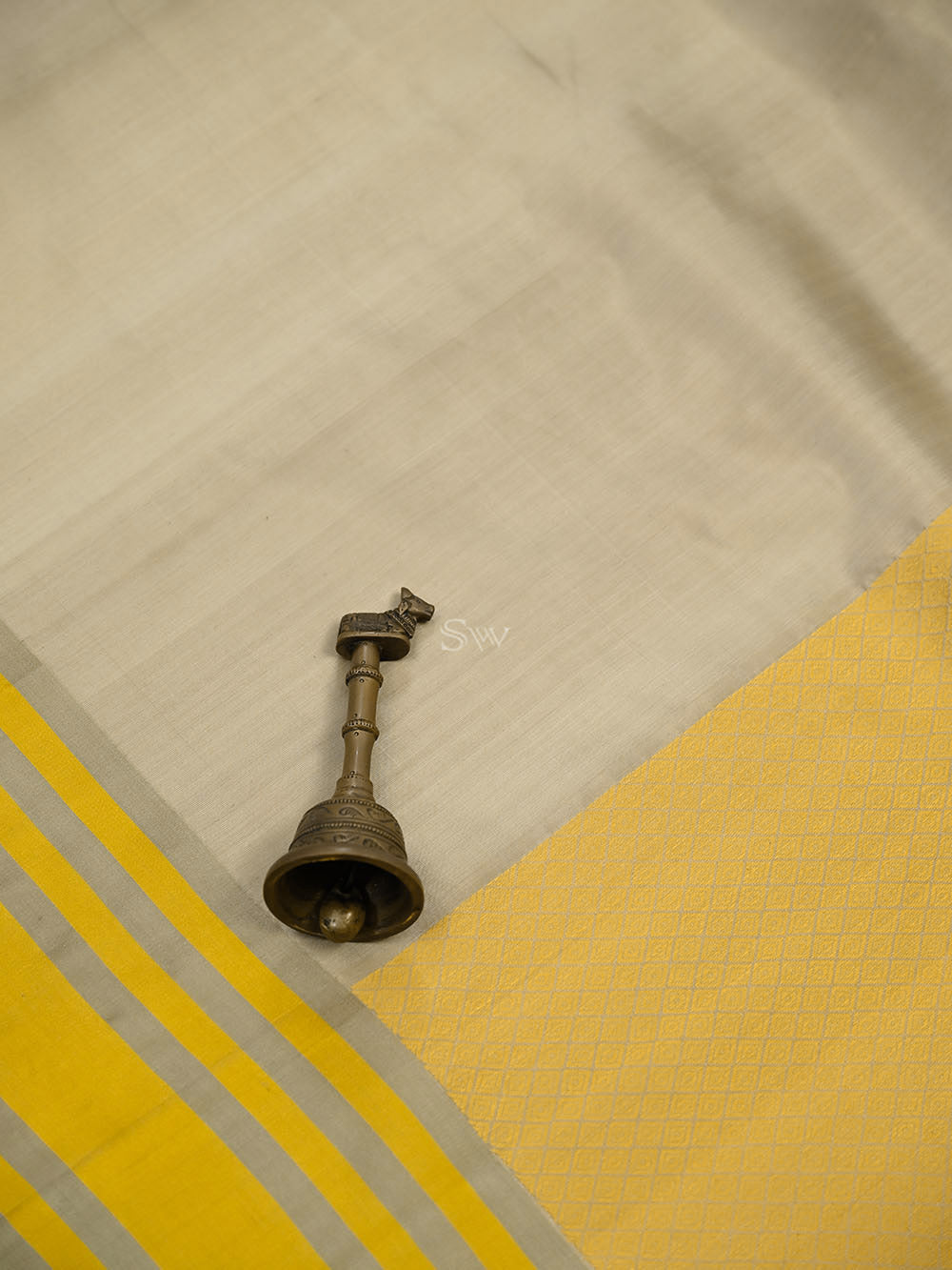 Pastel Olive Plain Katan Silk Handloom Banarasi Saree - Sacred Weaves