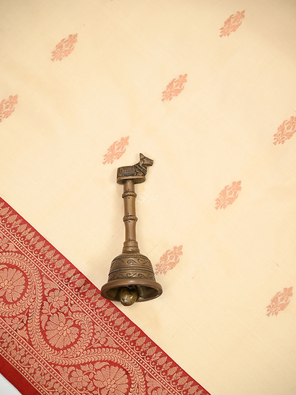 Beige Maroon Floral Boota Katan Silk Handloom Banarasi Saree - Sacred Weaves