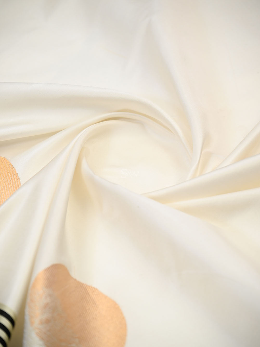 White Sona Roopa Satin Silk Handloom Banarasi Saree - Sacred Weaves