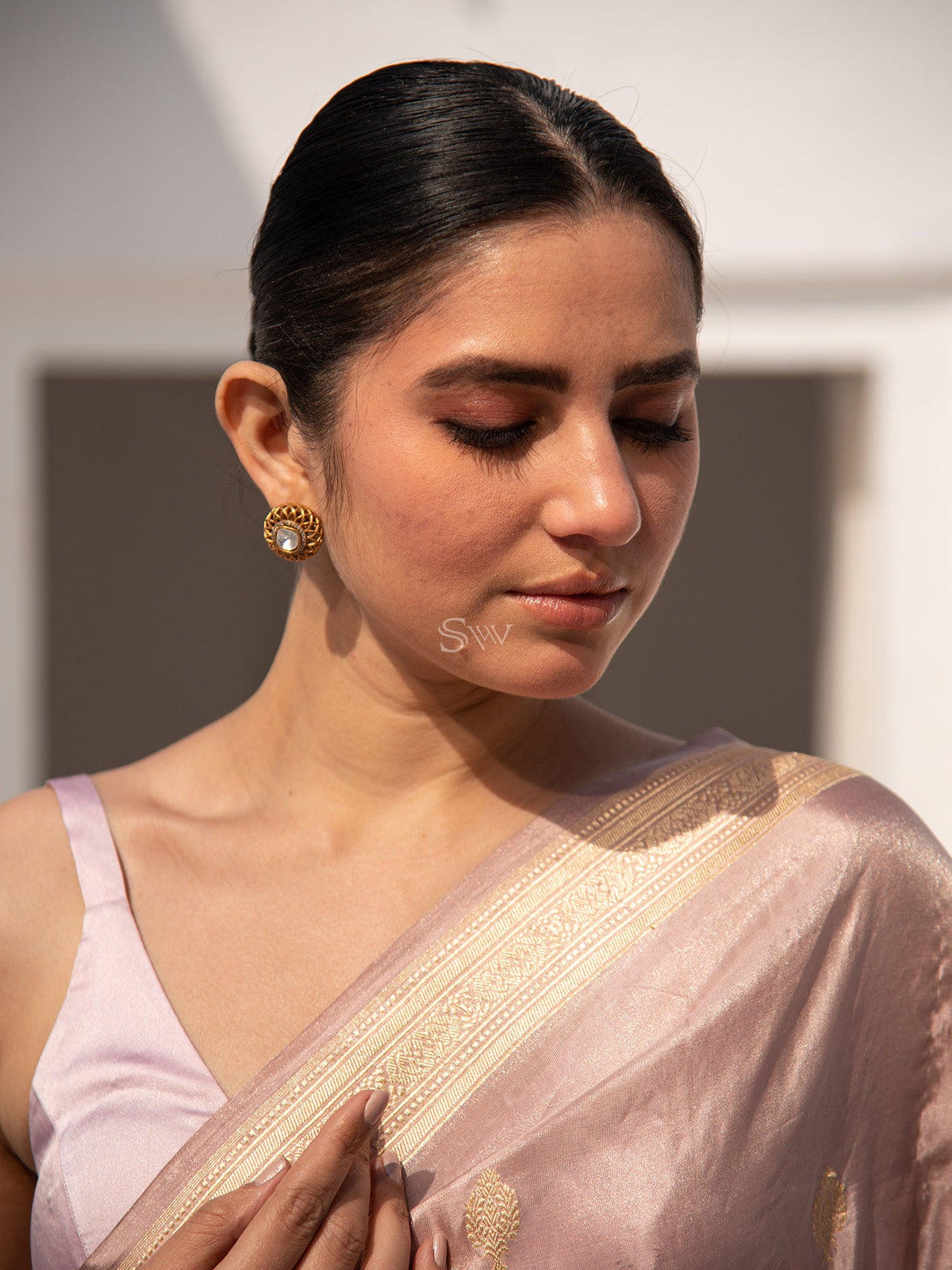 Dusky Pink Booti Katan Tissue Handloom Banarasi Saree - Sacred Weaves