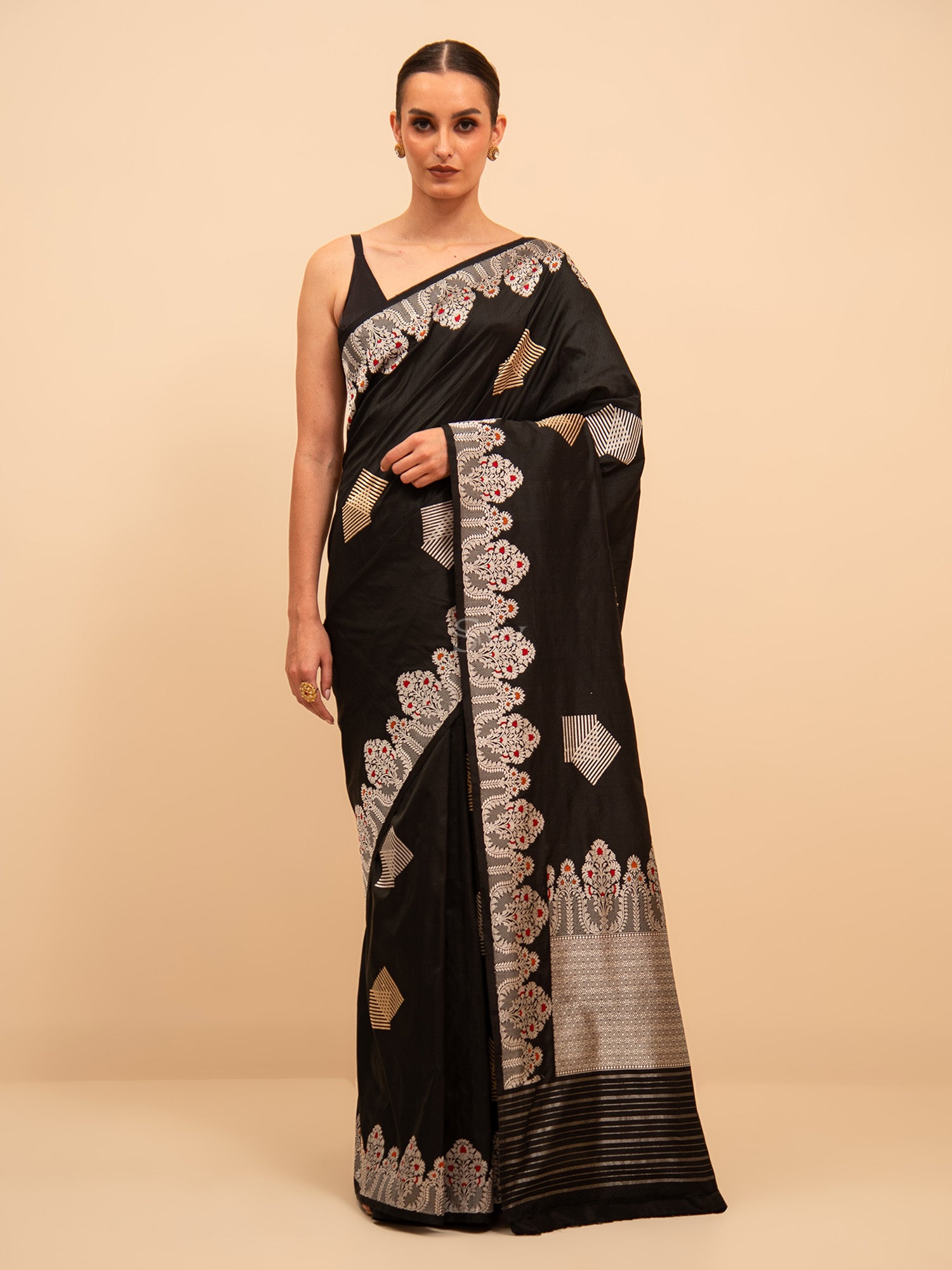 Black Boota Katan Silk Handloom Banarasi Saree - Sacred Weaves