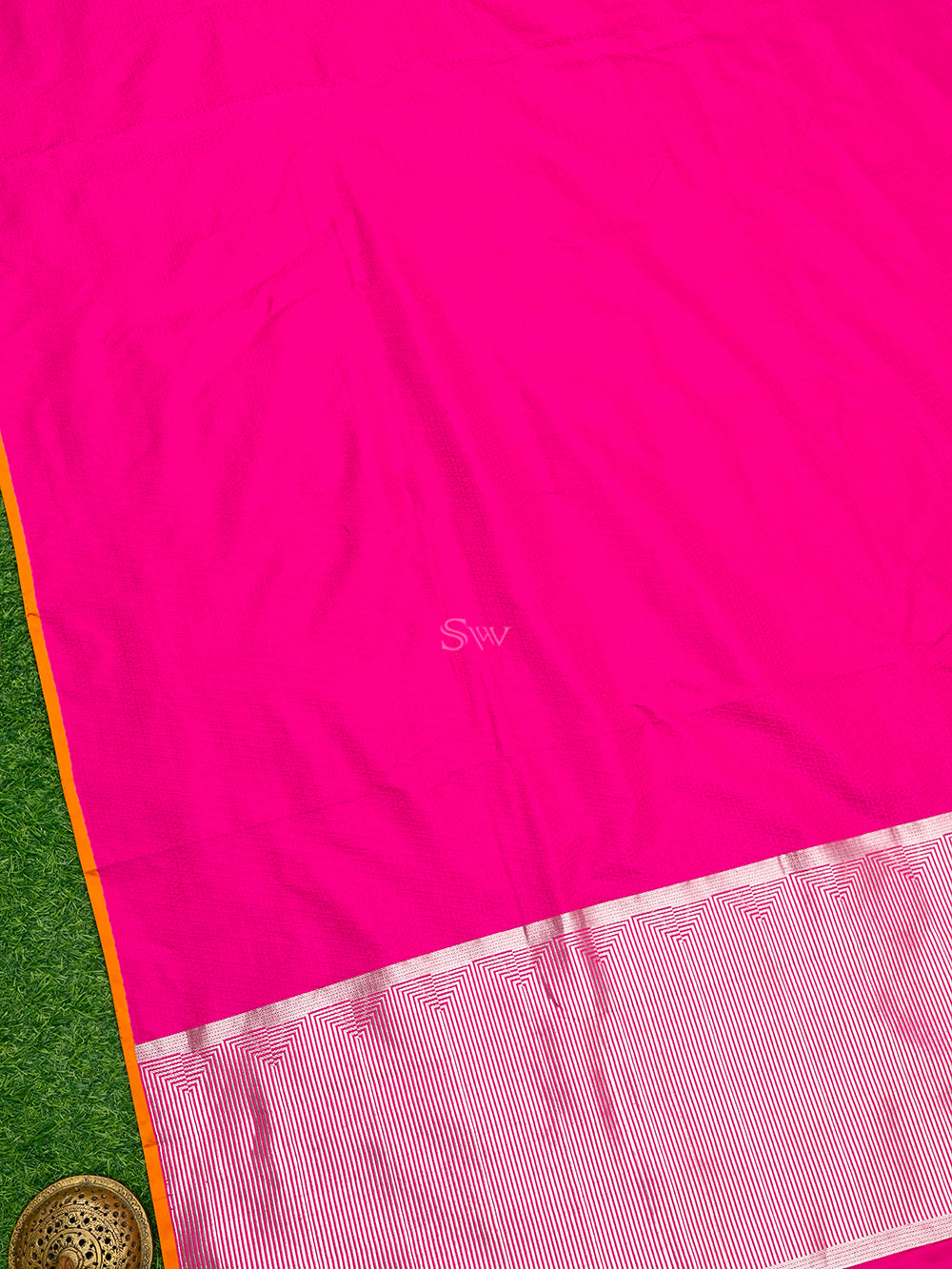 Magenta Satin Tanchoi Handloom Banarasi Saree - Sacred Weaves