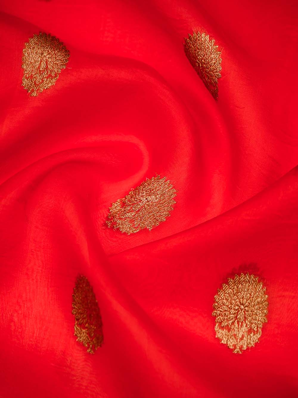 Red Organza Silk Handloom Banarasi Saree - Sacred Weaves