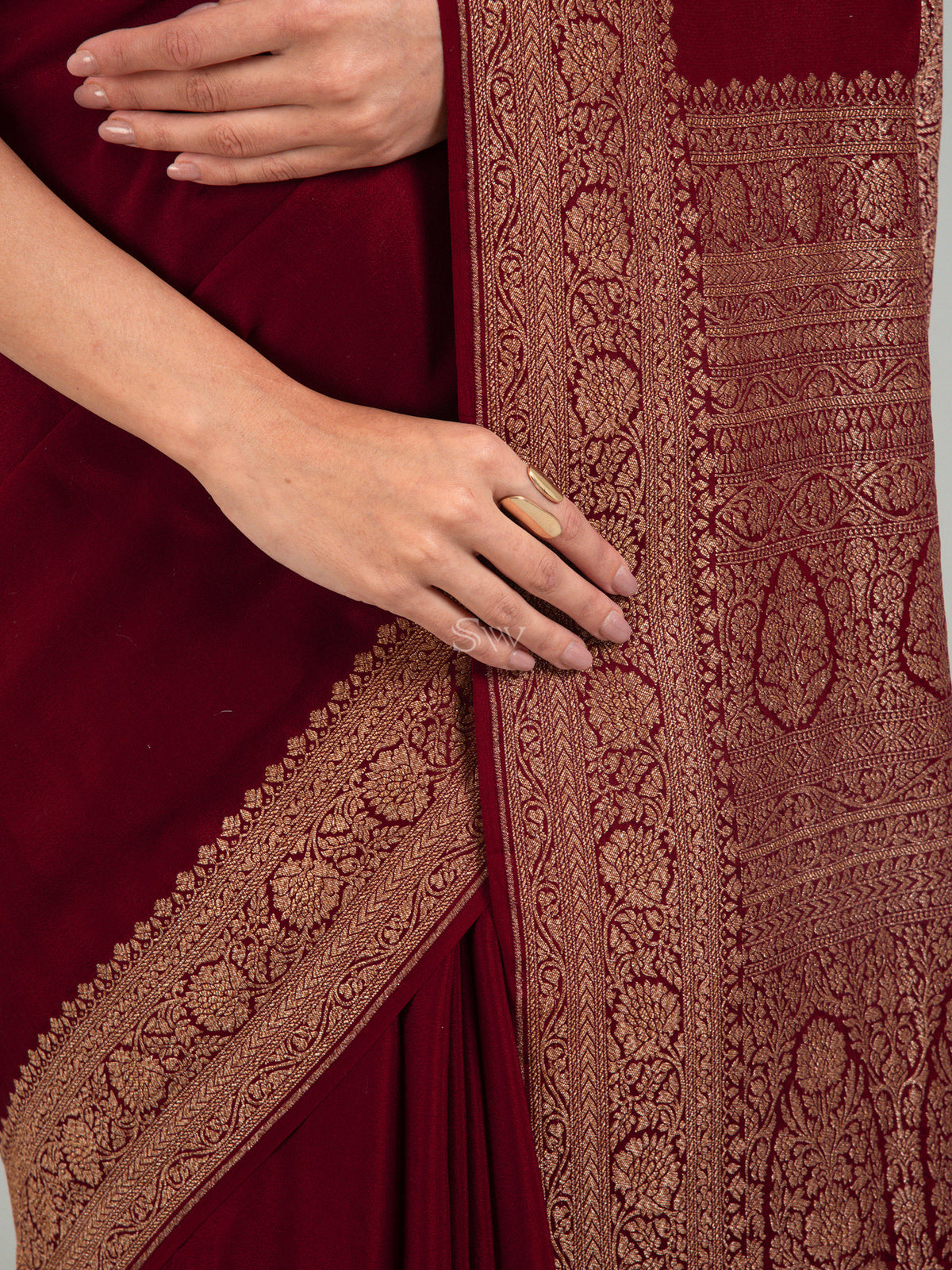 Maroon Plain Crepe Silk Handloom Banarasi Saree - Sacred Weaves