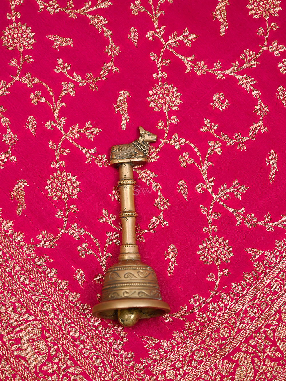 Magenta Shikargah Jaal Crepe Silk Handloom Banarasi Saree - Sacred Weaves
