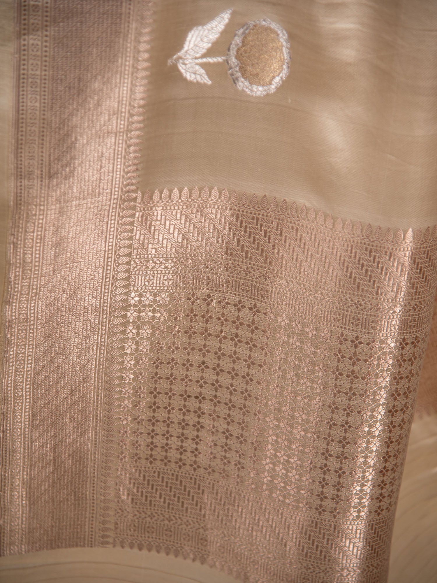 Cream Sona Roopa Boota Satin Silk Handloom Banarasi Saree - Sacred Weaves