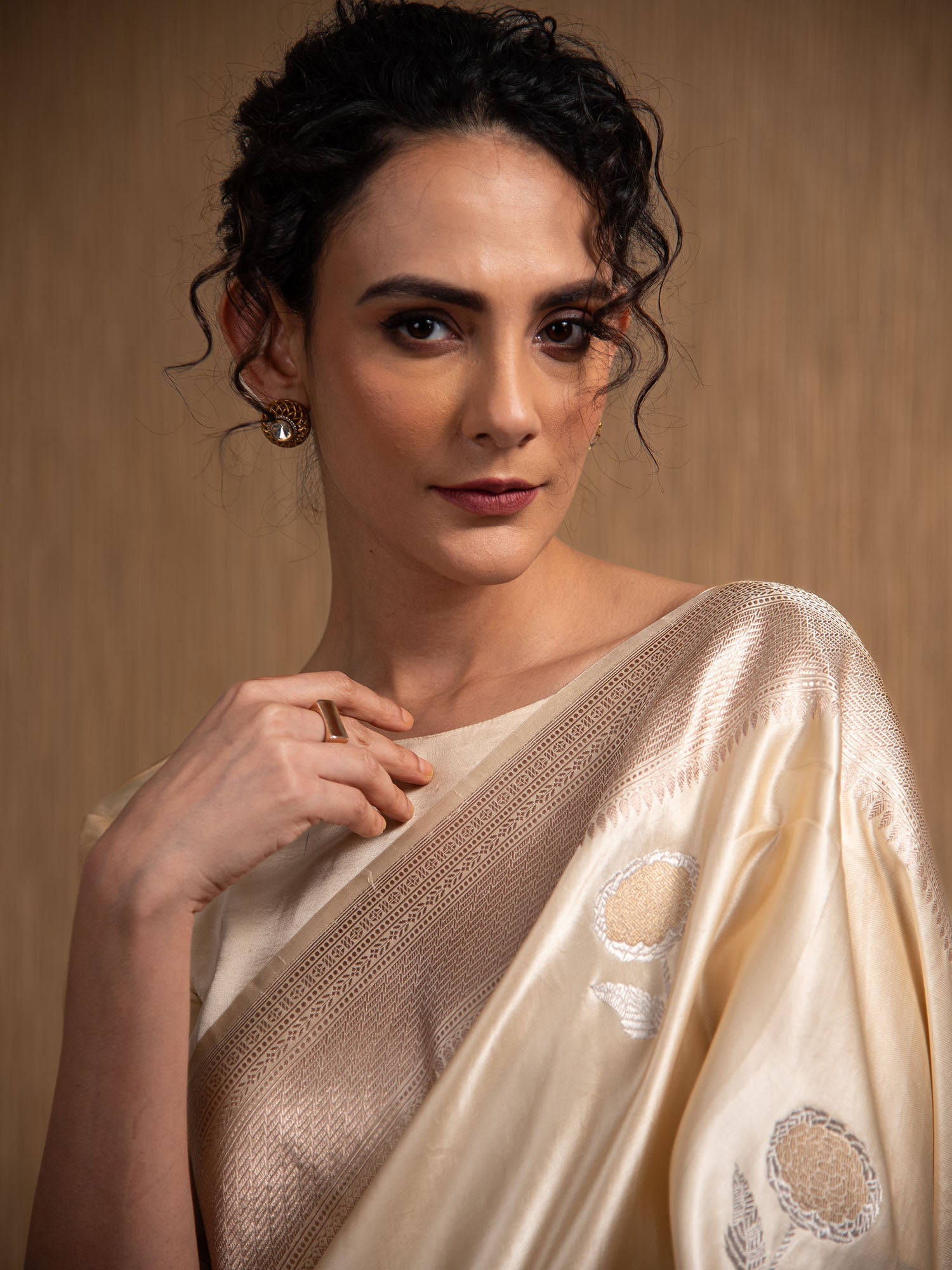 Cream Sona Roopa Boota Satin Silk Handloom Banarasi Saree - Sacred Weaves
