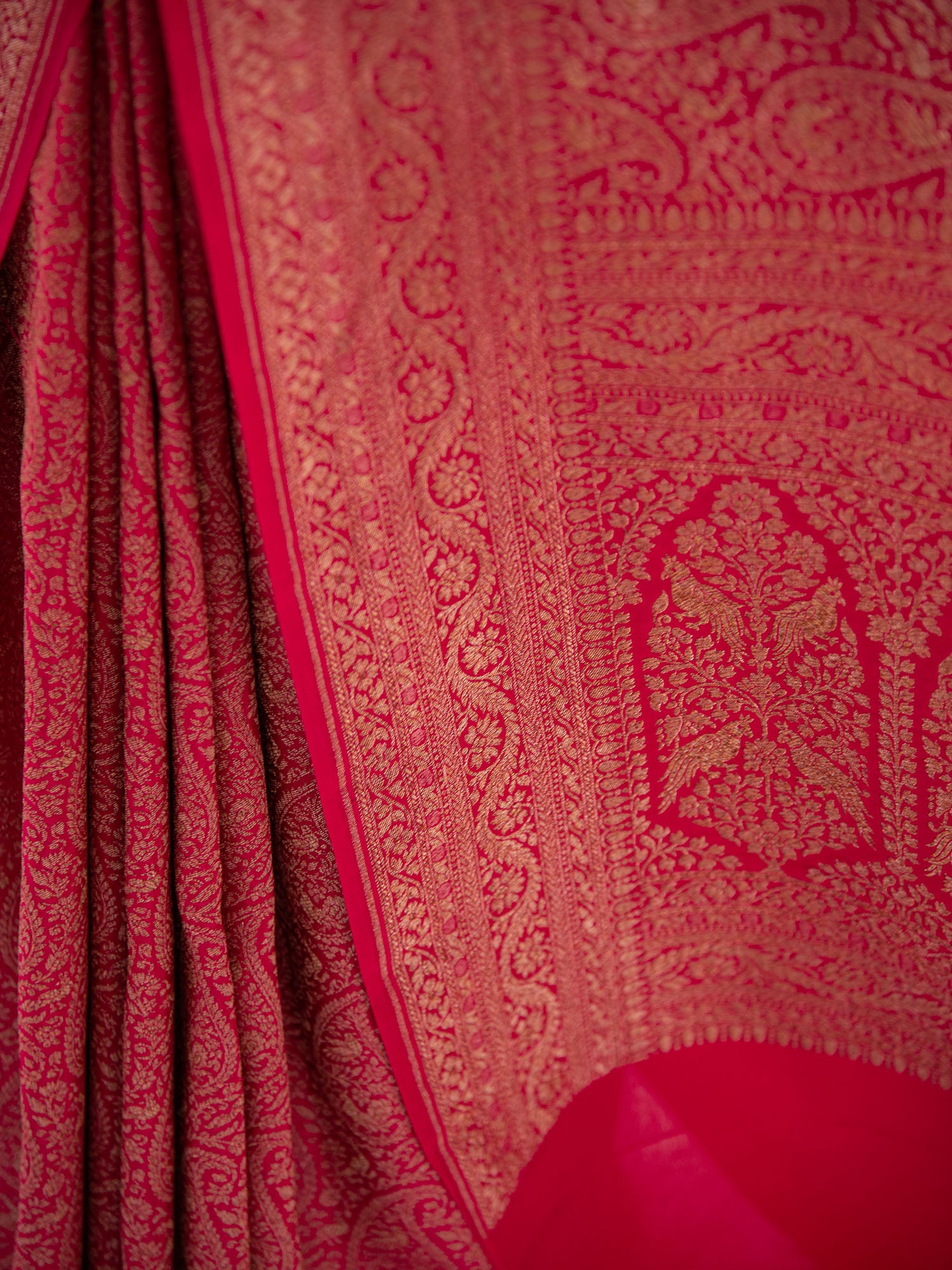 Magenta Jaal Crepe Silk Handloom Banarasi Saree - Sacred Weaves