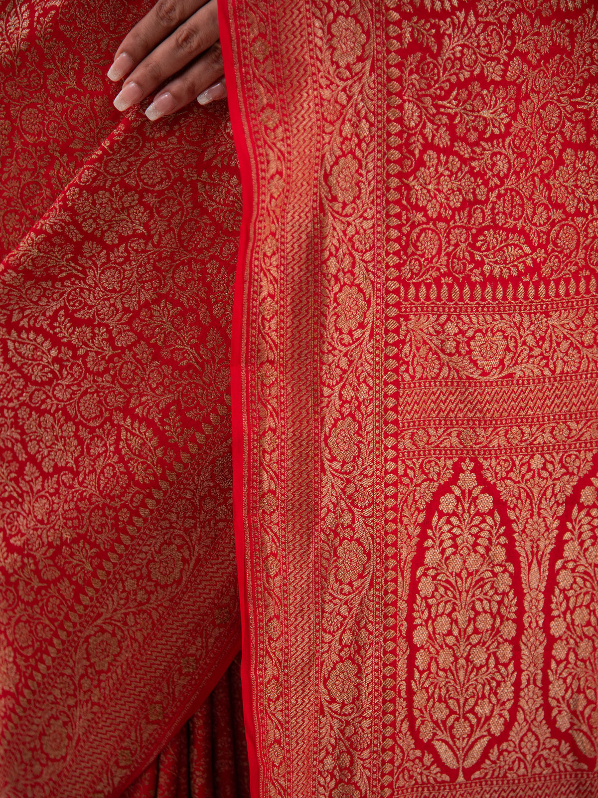 Red Jaal Crepe Silk Handloom Banarasi Saree - Sacred Weaves