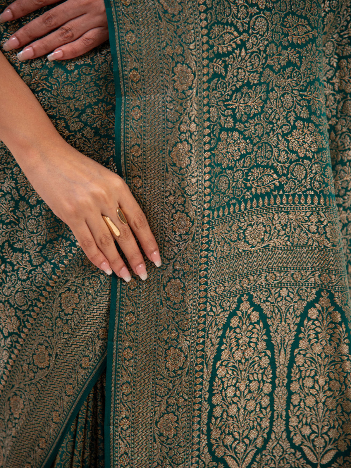 Bottle Green Jaal Crepe Silk Handloom Banarasi Saree - Sacred Weaves