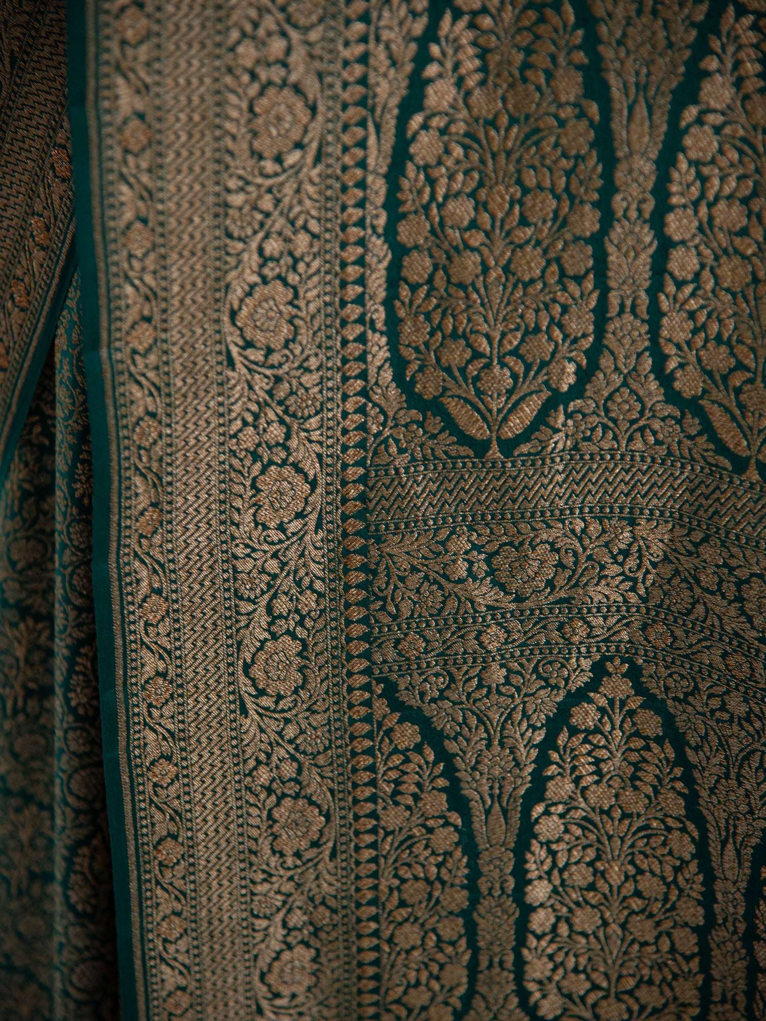 Bottle Green Jaal Crepe Silk Handloom Banarasi Saree - Sacred Weaves