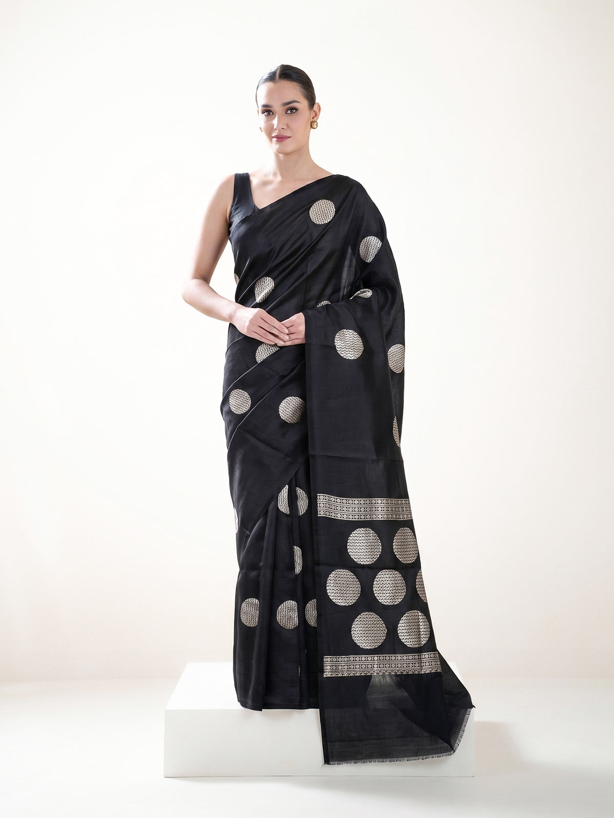 Black Boota Katan Silk Handloom Banarasi Saree - Sacred Weaves