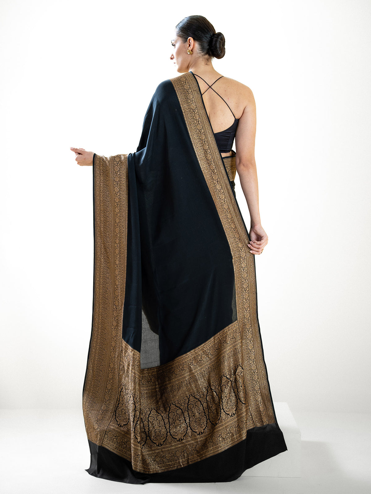 Black Plain Crepe Silk Handloom Banarasi Saree - Sacred Weaves