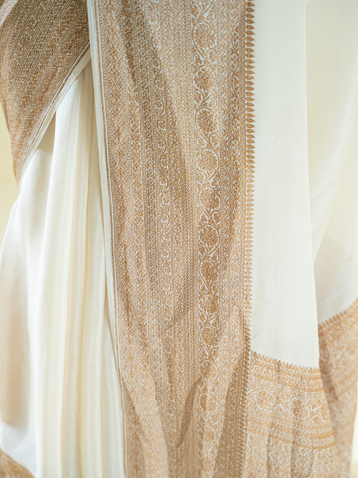 Off White Plain Crepe Silk Handloom Banarasi Saree - Sacred Weaves