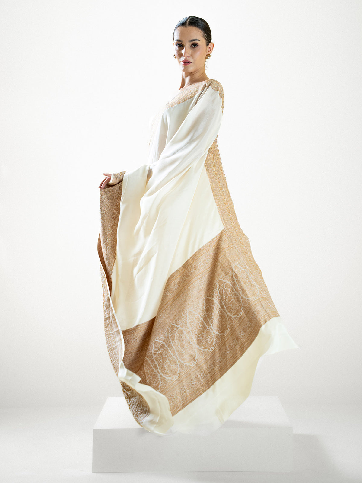 Off White Plain Crepe Silk Handloom Banarasi Saree - Sacred Weaves