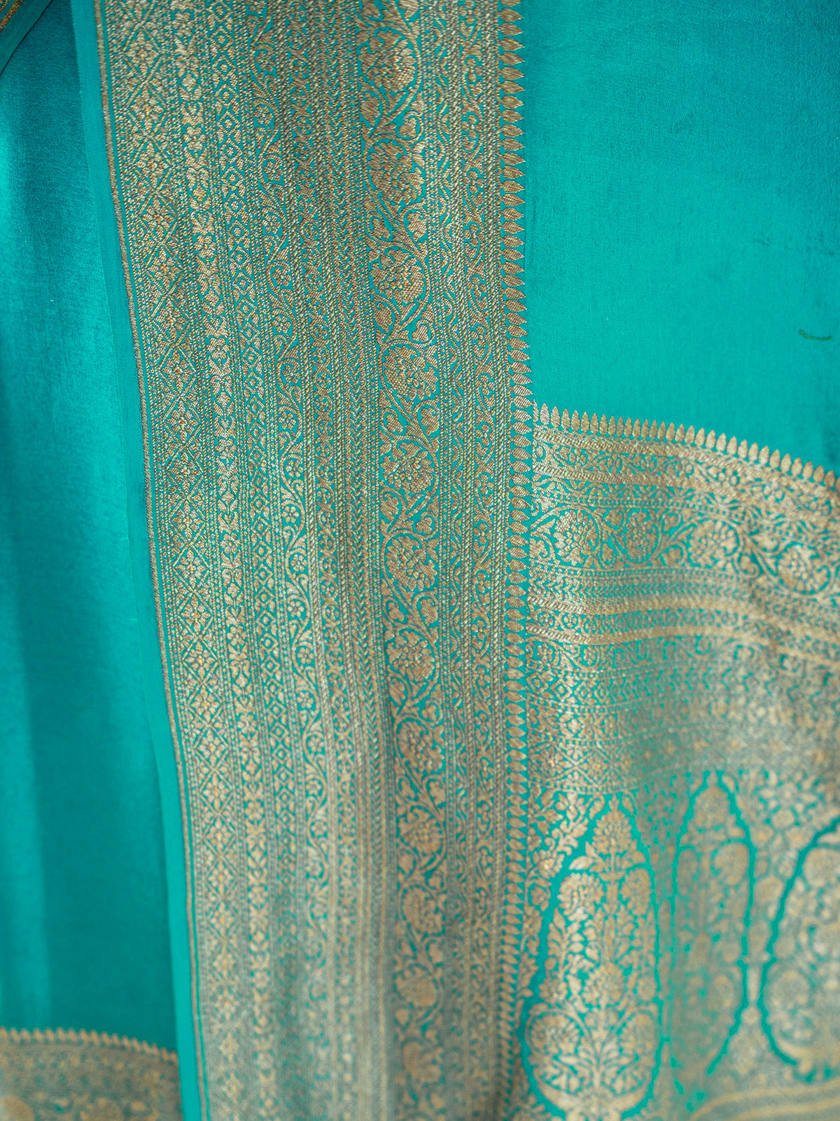 Teal Green Plain Crepe Silk Handloom Banarasi Saree - Sacred Weaves