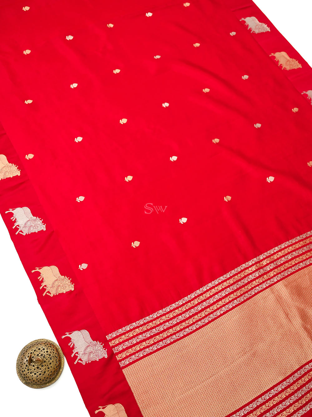 Red Booti Katan Silk Handloom Banarasi Saree - Sacred Weaves