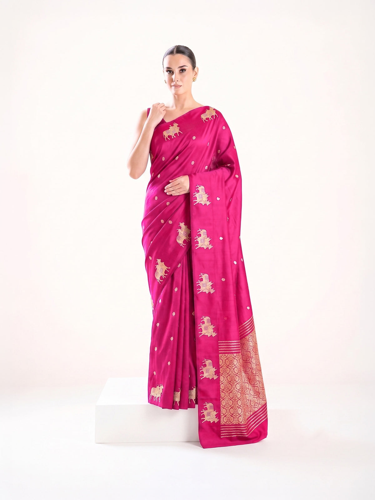 Magenta Booti Katan Silk Handloom Banarasi Saree - Sacred Weaves