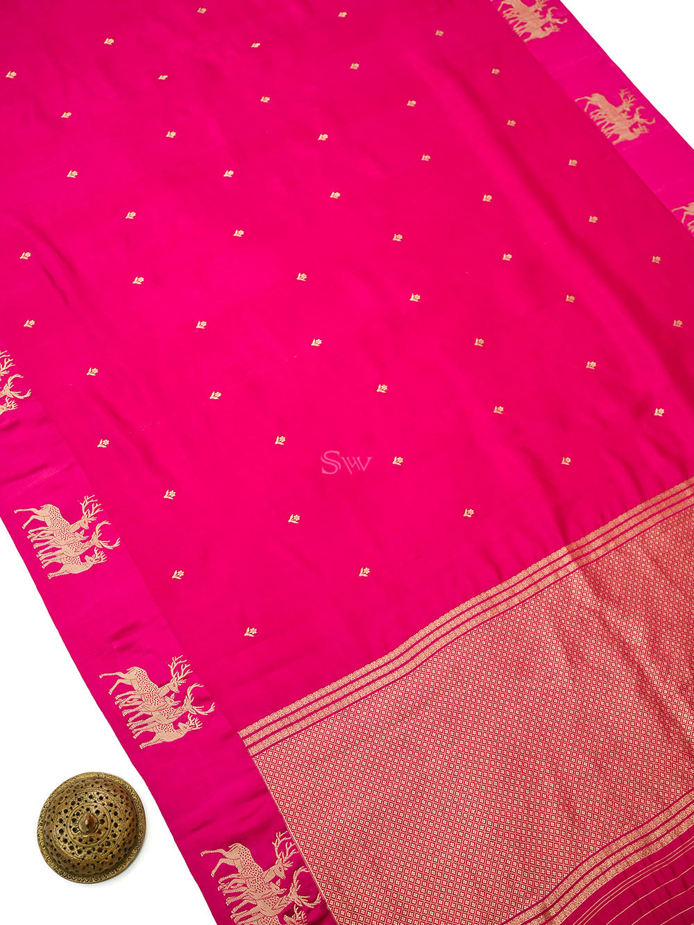 Magenta Booti Katan Silk Handloom Banarasi Saree - Sacred Weaves