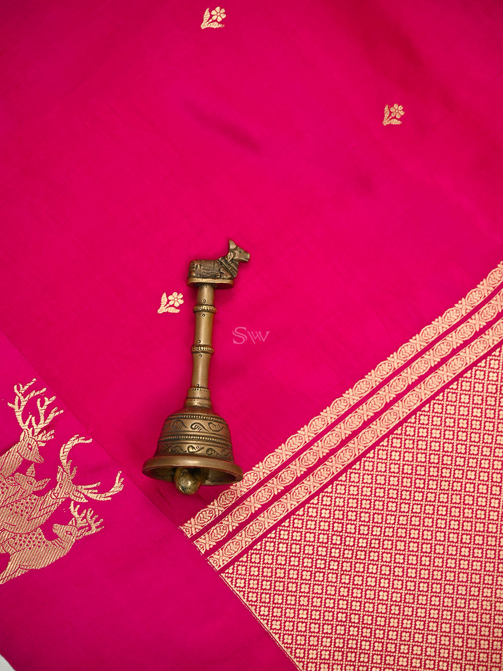Magenta Booti Katan Silk Handloom Banarasi Saree - Sacred Weaves