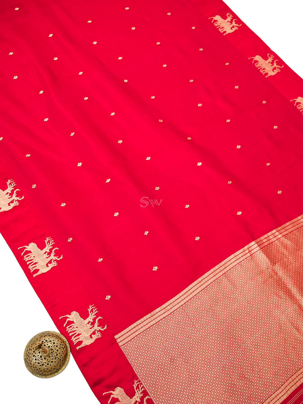 Red Booti Katan Silk Handloom Banarasi Saree - Sacred Weaves