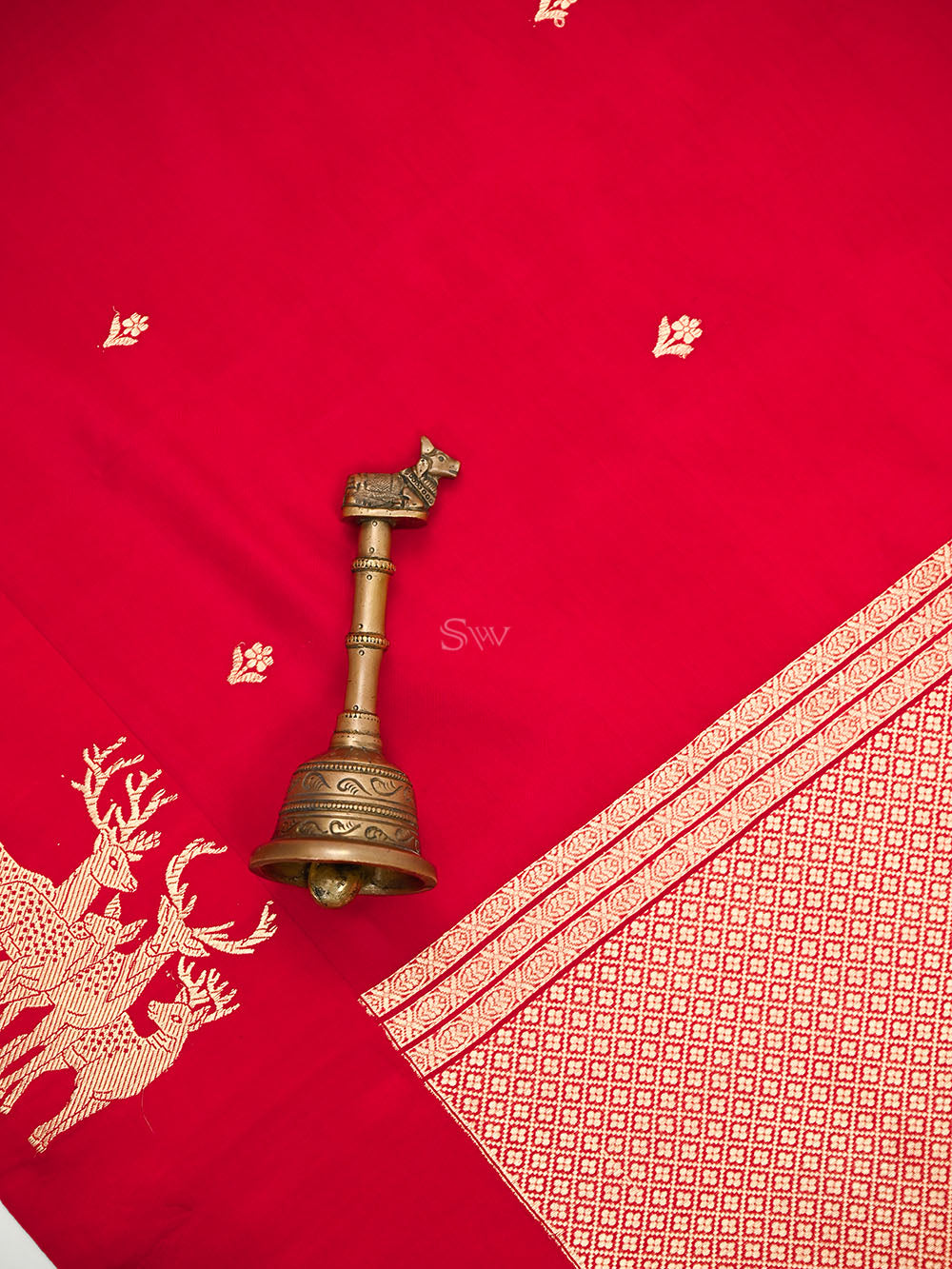 Red Booti Katan Silk Handloom Banarasi Saree - Sacred Weaves