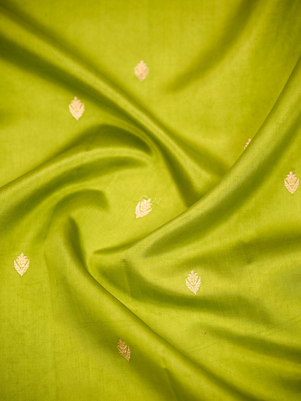 Parrot Green Booti Katan Silk Handloom Banarasi Saree - Sacred Weaves