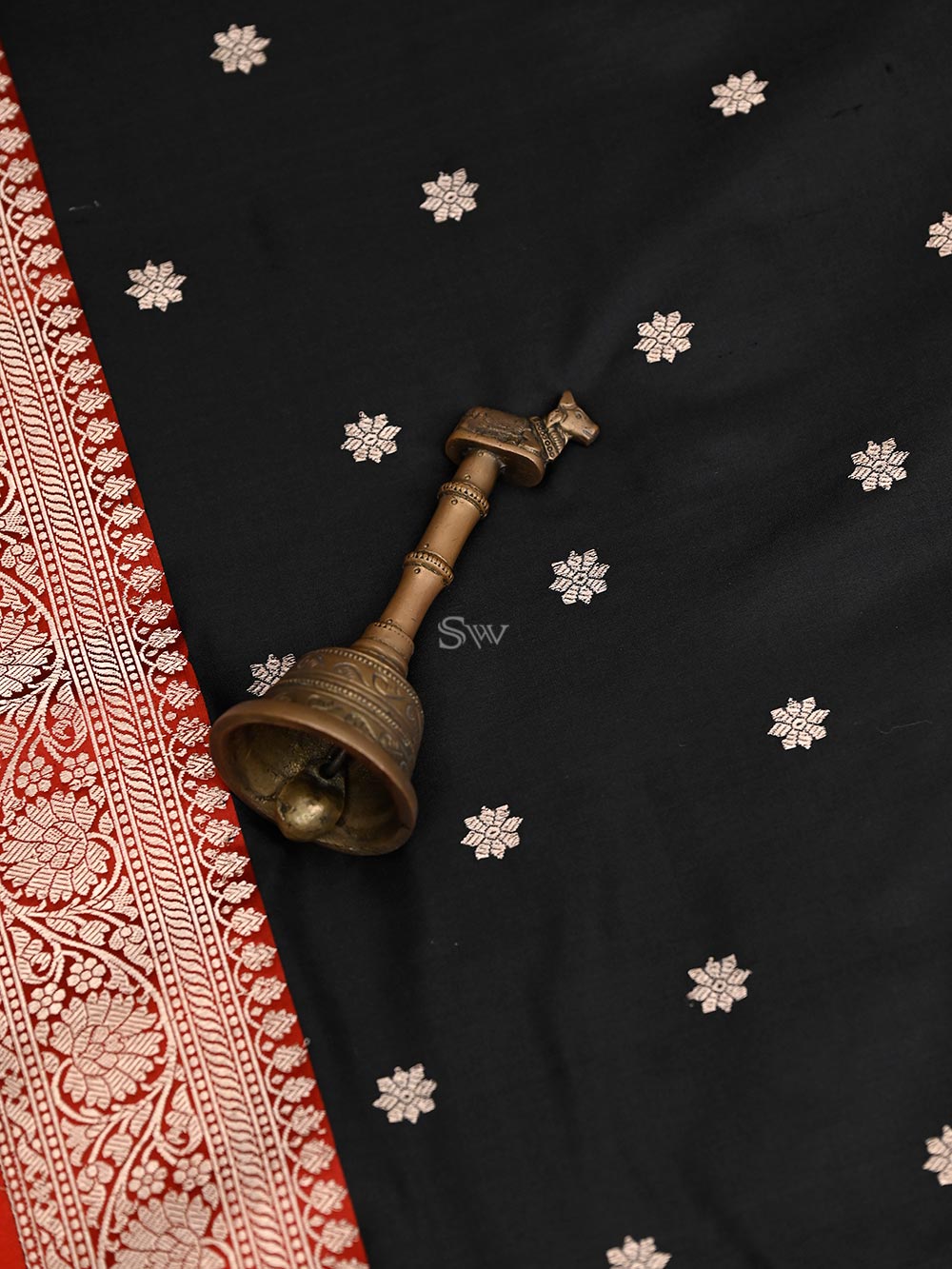 Black Konia Booti Katan Silk Handloom Banarasi Saree - Sacred Weaves