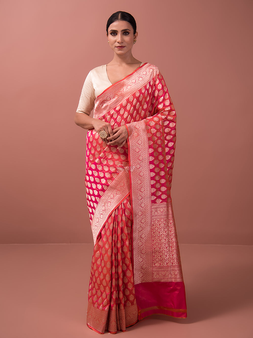 Buy UNNATI SILKS Women Yellow-Blue Handloom Gadwal Kuppadam Silk Cotton Pattu  Saree With Blouse from the Weavers of Andhra Pradesh(UNM26188) at Amazon.in