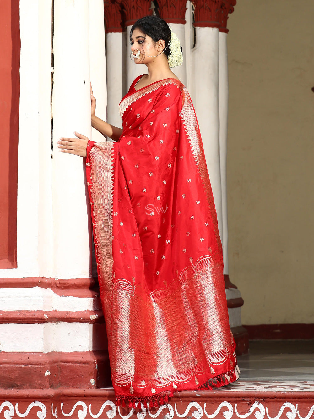 Red Booti Satin Silk Handloom Banarasi Saree - Sacred Weaves