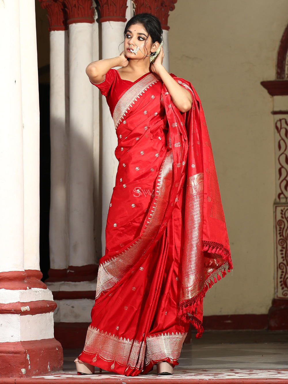 Red Booti Satin Silk Handloom Banarasi Saree - Sacred Weaves