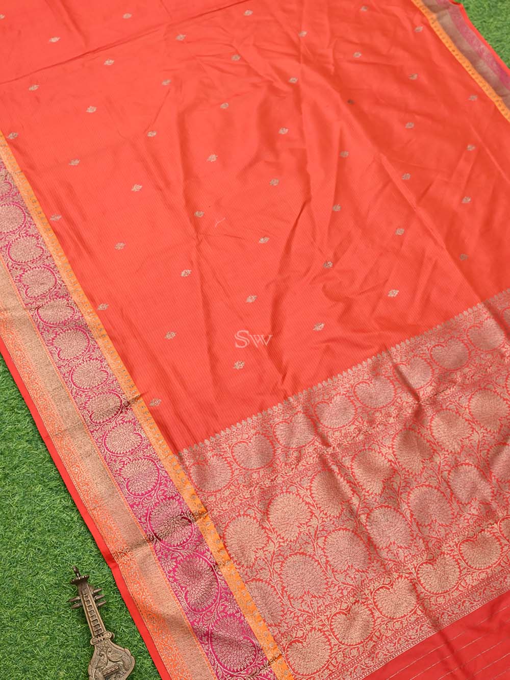 Red Booti Katan Silk Handloom Banarasi Saree - Sacred Weaves