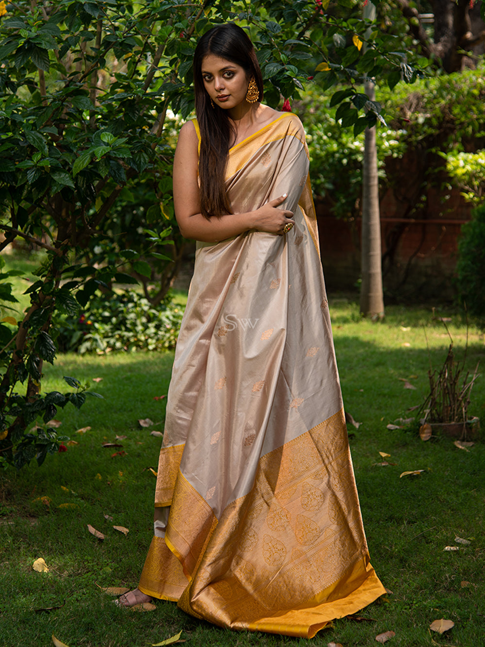 Light Beige Booti Katan Silk Handloom Banarasi Saree - Sacred Weaves