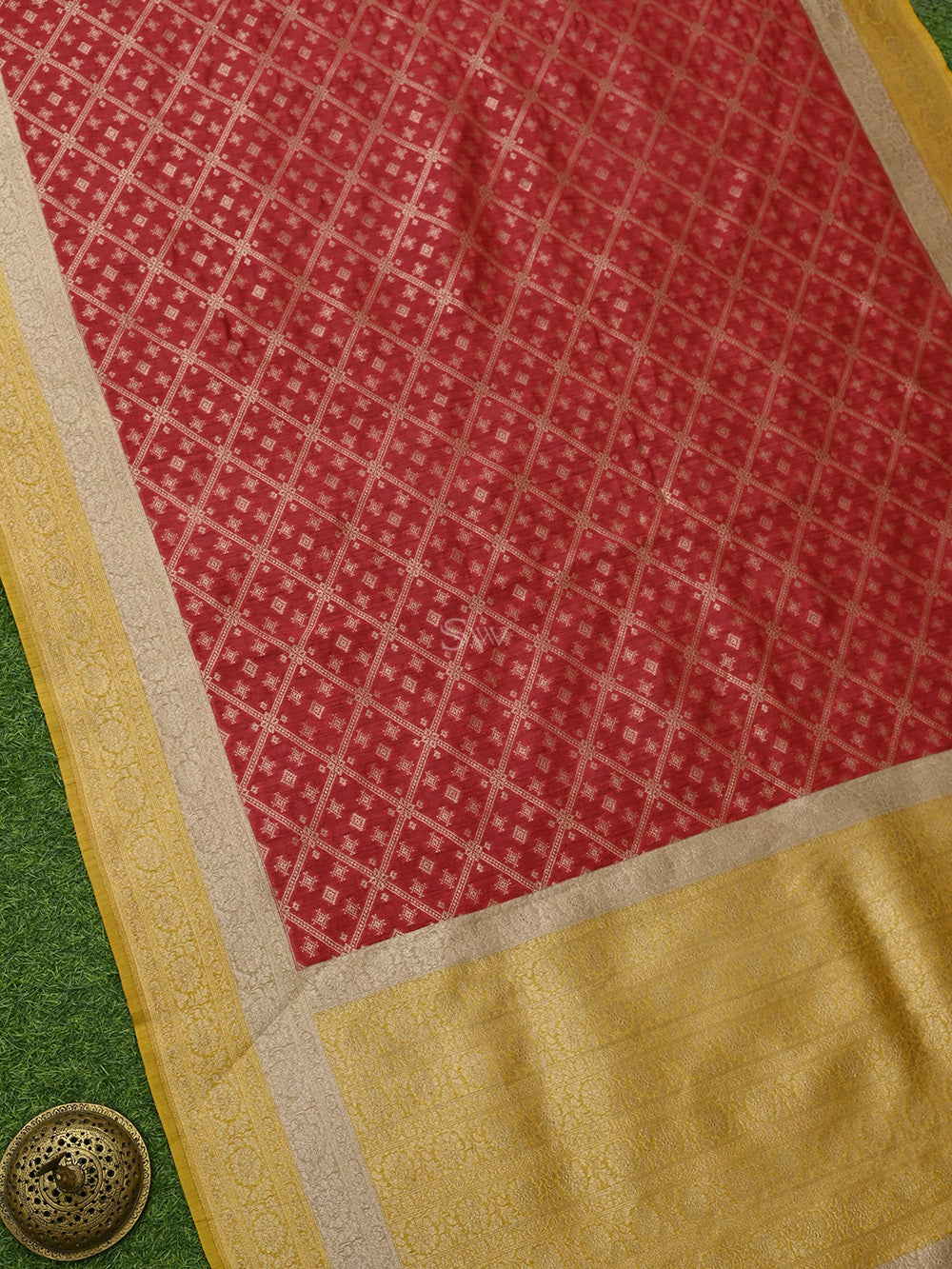 Maroon Jaal Moonga Silk Handloom Banarasi Saree - Sacred Weaves