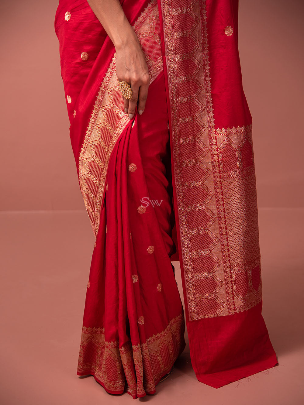 Red Booti Mashru Satin Silk Handloom Banarasi Saree - Sacred Weaves