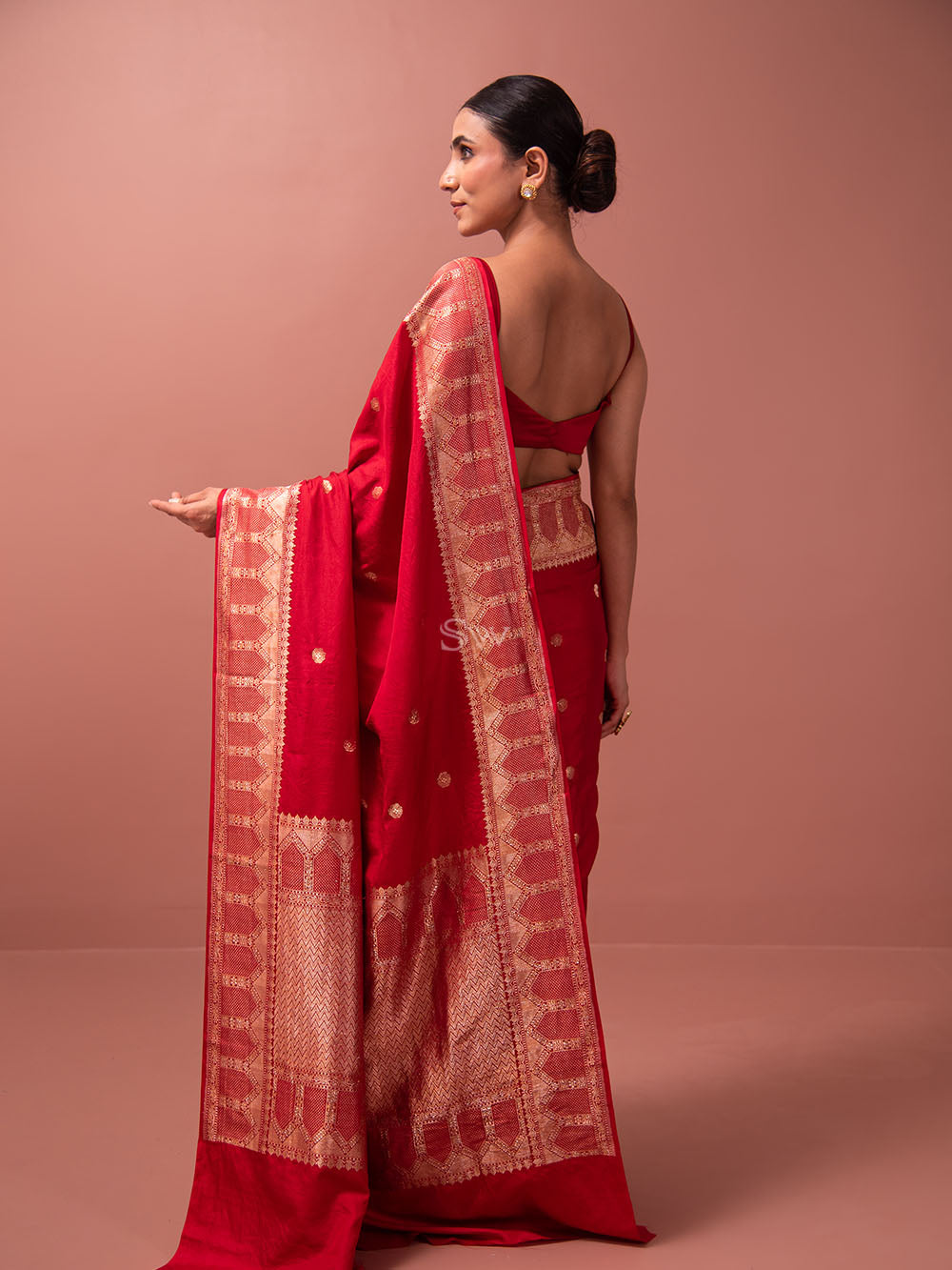 Red Booti Mashru Satin Silk Handloom Banarasi Saree - Sacred Weaves