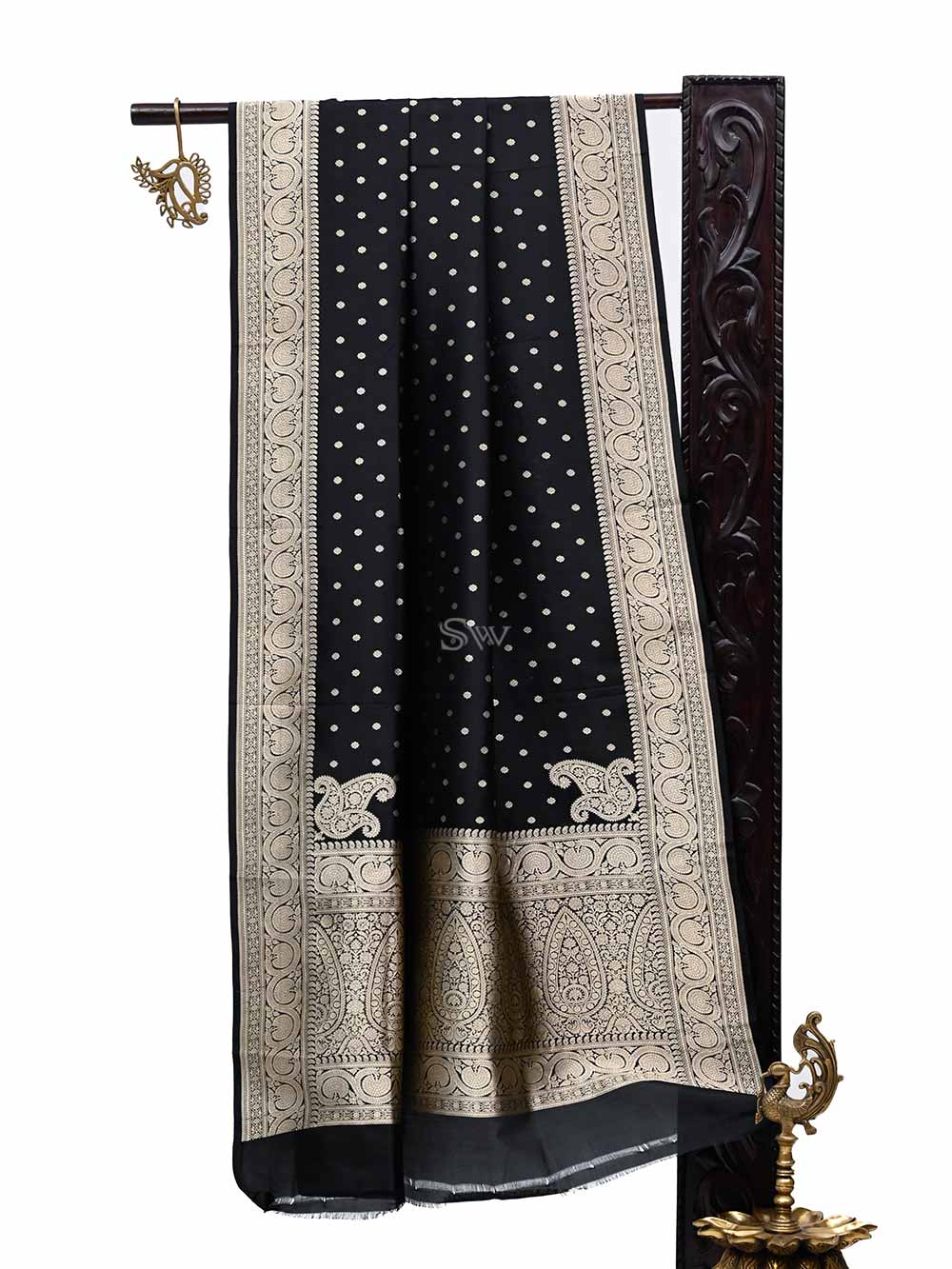 Black Booti Katan Silk Handloom Banarasi Dupatta - Sacred Weaves
