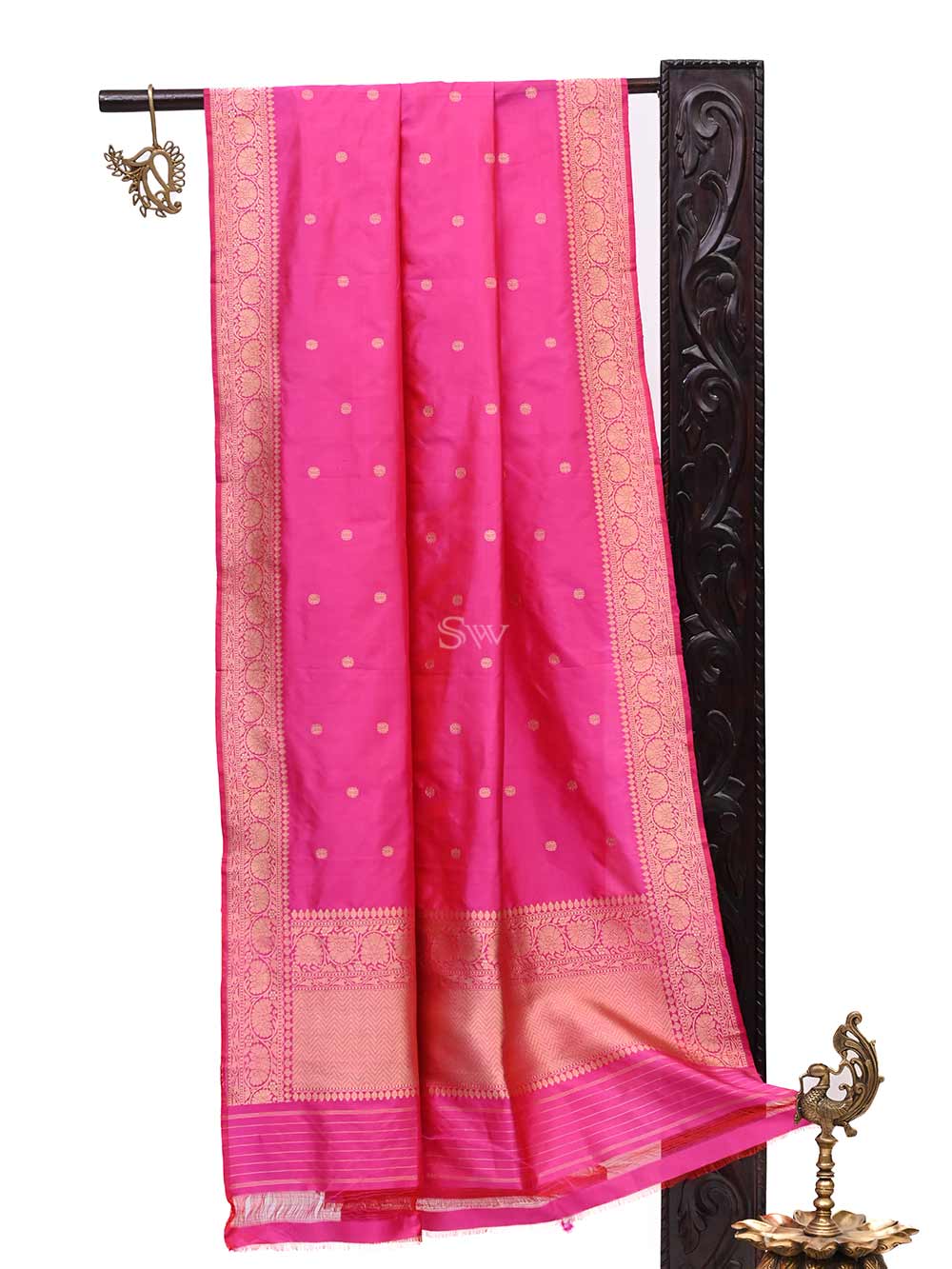 Magenta Booti Katan Silk Handloom Banarasi Dupatta - Sacred Weaves