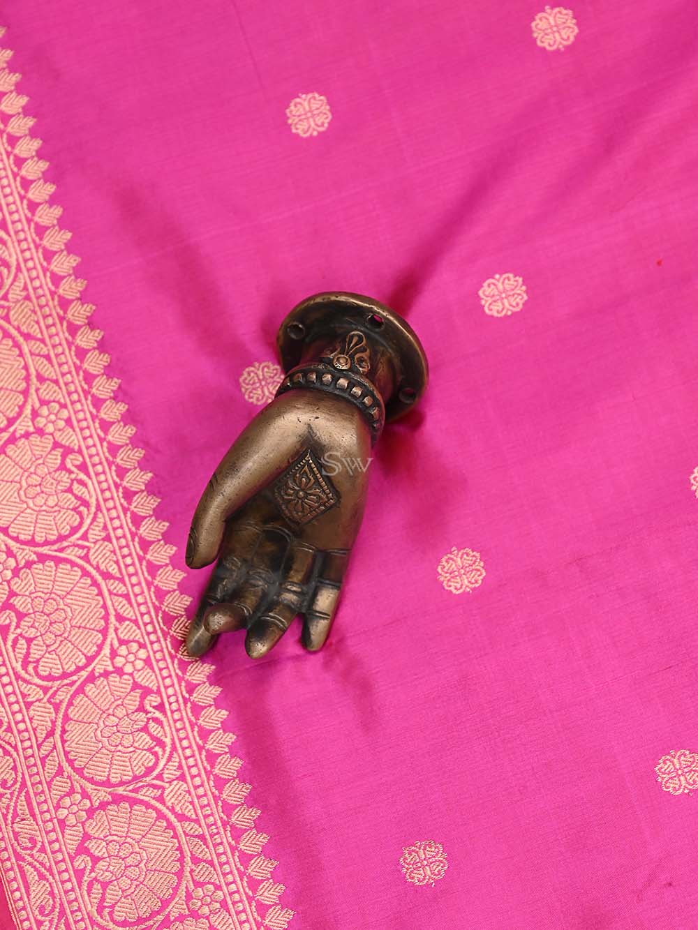 Magenta Booti Katan Silk Handloom Banarasi Dupatta - Sacred Weaves
