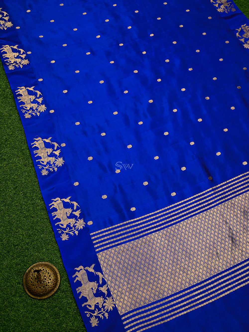 Dark Royal Blue Booti Katan Silk Handloom Banarasi Saree