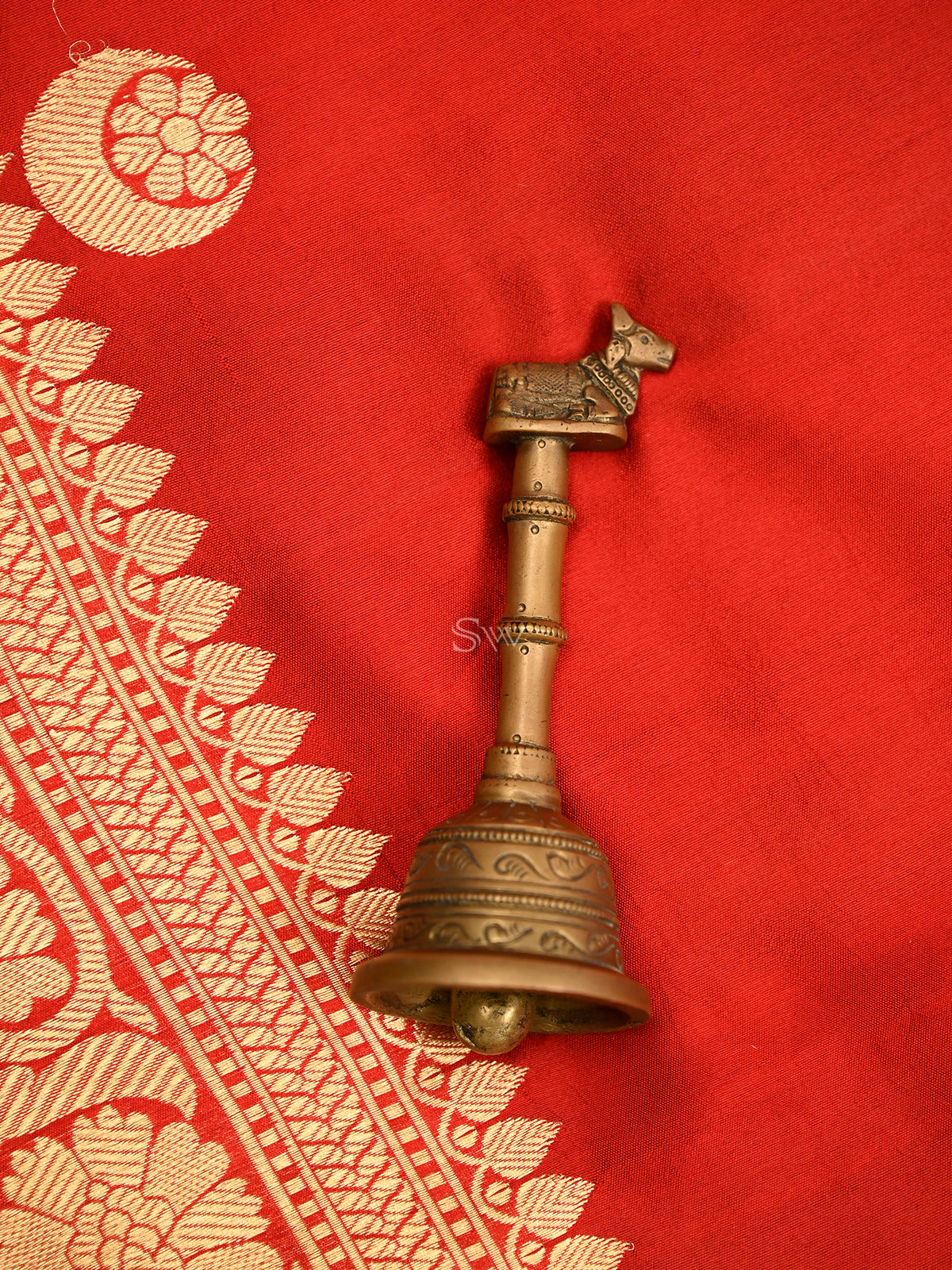 Red Booti Katan Silk Handloom Banarasi Saree - Sacred Weaves